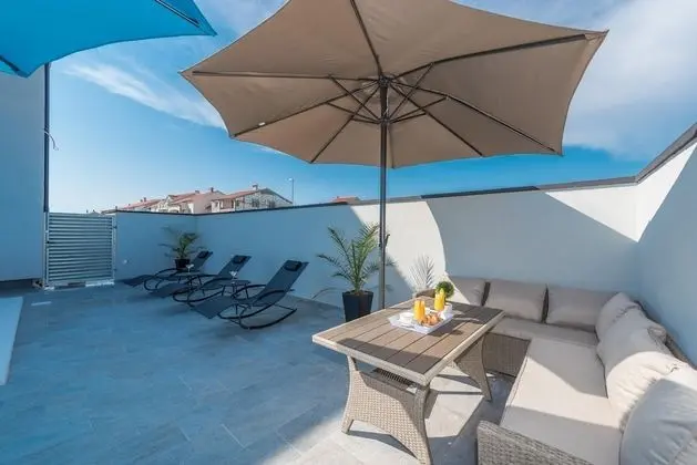 Luxury Villa Nika in Zadar 12 Persons Private Pool Jacuzzi gym Playground - Oda