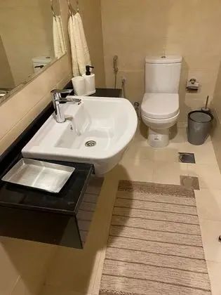 Luxury One Bed Apartment in Heart of Dubai - Banyo Tipleri