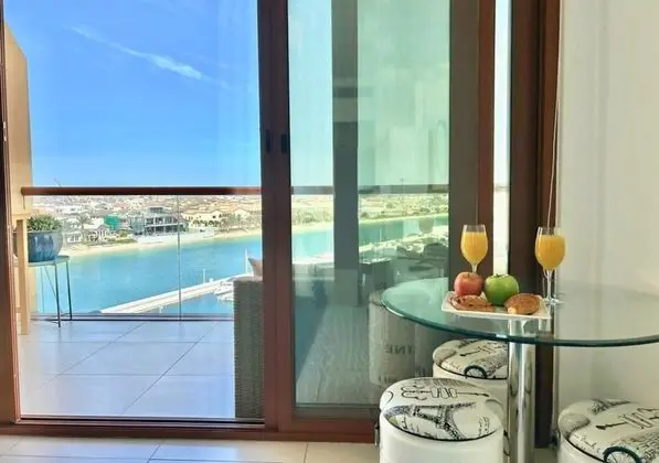 Luxury on the Palm with Marina view balcony - İç Mekan