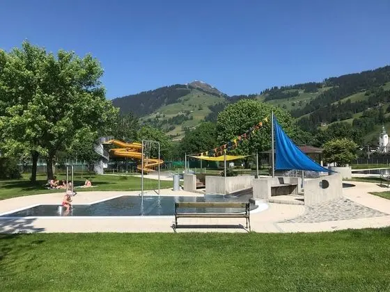 Luxury Penthouse With Balcony, Ski Storage, Carport, Lift - Konum Öne Çıkanlar