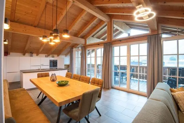 Luxury Penthouse With Balcony, Ski Storage, Carport, Lift - Yerinde Yemek