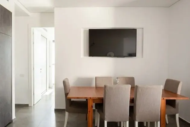 Luxury Penthouse on High Floor with Hot Tub - Yerinde Yemek