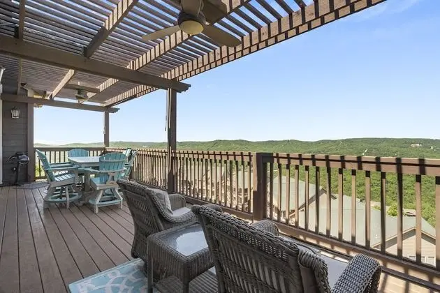 Luxury Penthouse Near Silver Dollar City