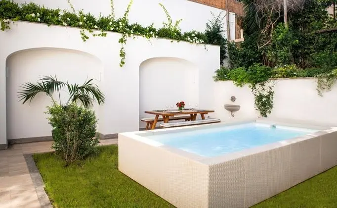 Luxury Villa with Penthouse, Pools and Sea View - Havuz