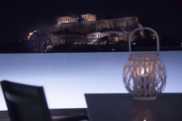 Luxury Penthouse touching the Acropolis by GHH