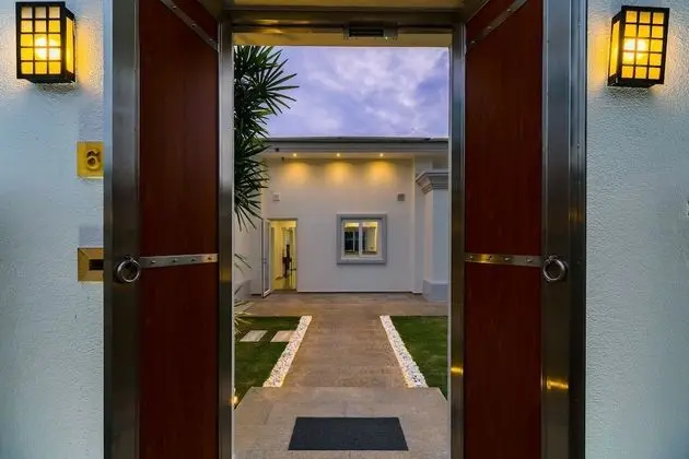 Luxury Pool Villa 608 - Lobi