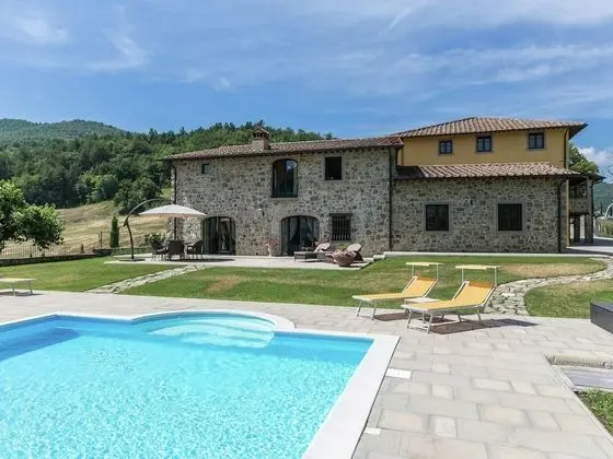 Luxury Villa With Pool and Beautiful Garden on an Estate - Havuz