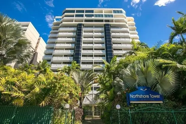 Luxury Pool Side Apartment in Beachfront Resort - Dış Mekan