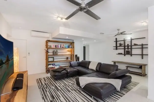 Luxury Pool Side Apartment in Beachfront Resort - Öne Çıkan Resim