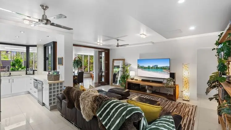 Luxury Pool Side Apartment in Beachfront Resort - Öne Çıkan Resim