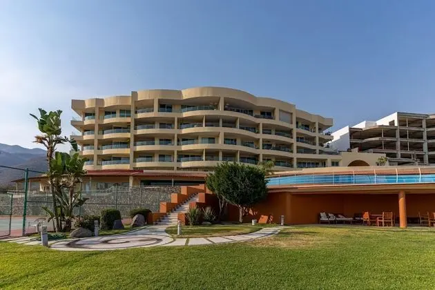 Luxury Private Resort 2-br 2-wr Condo w Breath Taking Lake Views