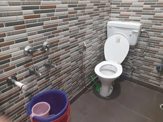 Luxury Private Flat In Lajpat Nagar With Attached Kitchen Kitchen 92,121,74700 - Banyo Tipleri