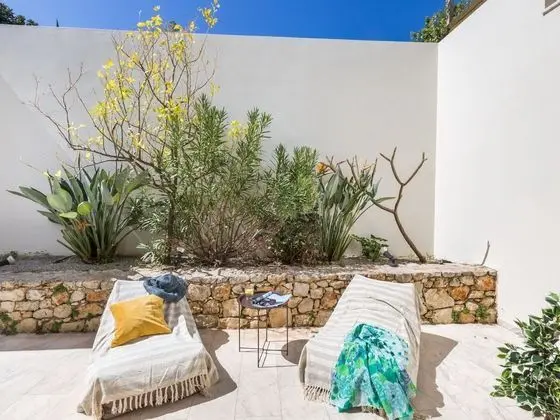 Luxury Villa With Private Heated Pool, Childrens Fenced Area, Near the Beach & the Town - Dış Mekan