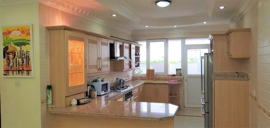 Luxury Residence with Ocean View in Masaki - Öne Çıkan Resim