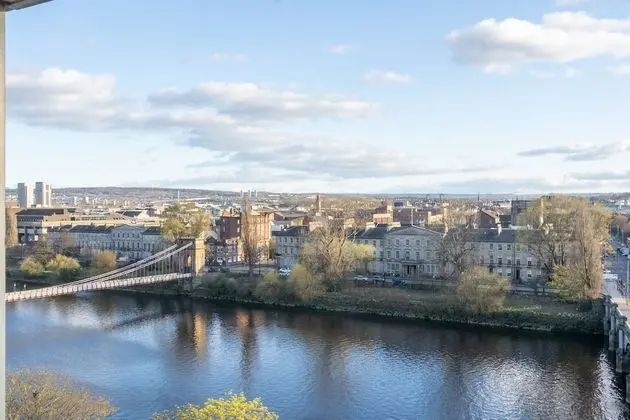 Luxury Riverview City Centre Apartment