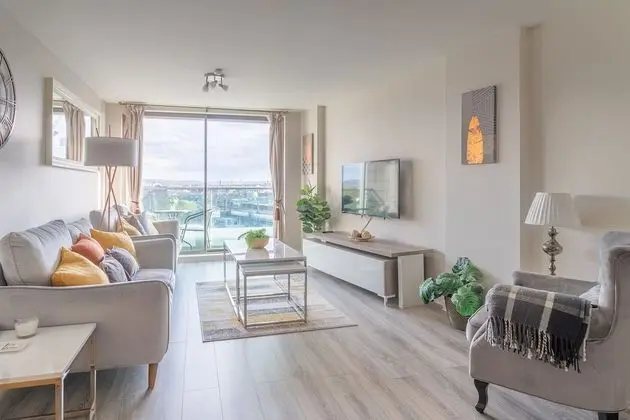 Luxury Riverview City Centre Apartment - Bar