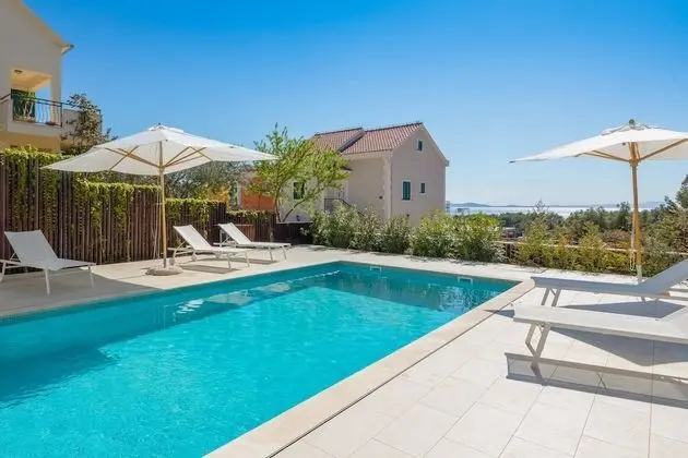 Luxury Villa Romeo with Heated Pool - Havuz