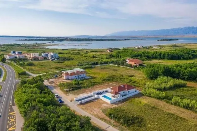 Luxury Villa Sabun with Pool & Hot Tub - Dış Mekan