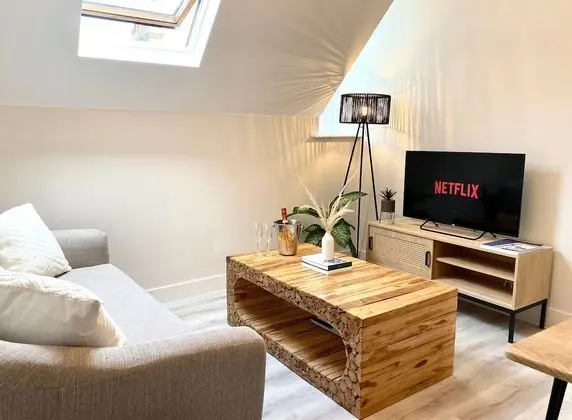 Luxury Scandi Inspired 1 Bed Apartment - Bar