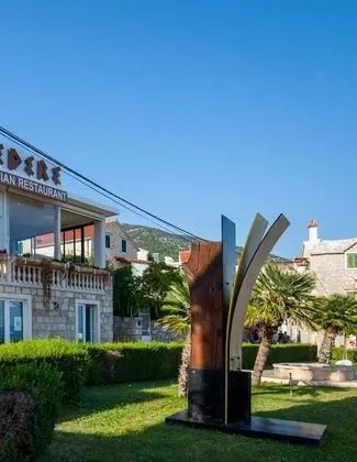 Luxury Seaside Apartments - Lobi