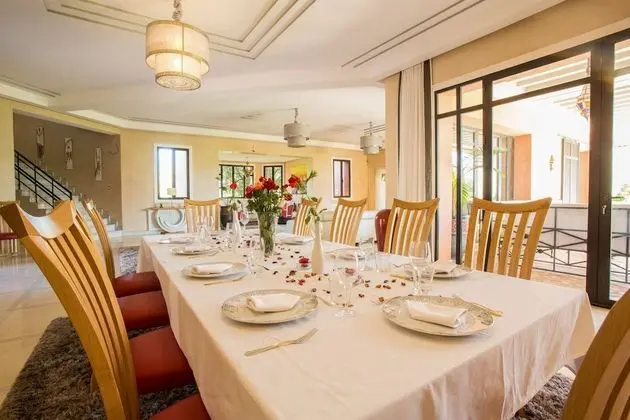 Luxury Services In This Beautiful Villa In Marrakech - Yerinde Yemek