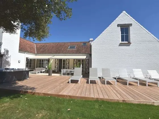 Luxury Villa in Sint-Idesbald with Hot Tub - Dış Mekan