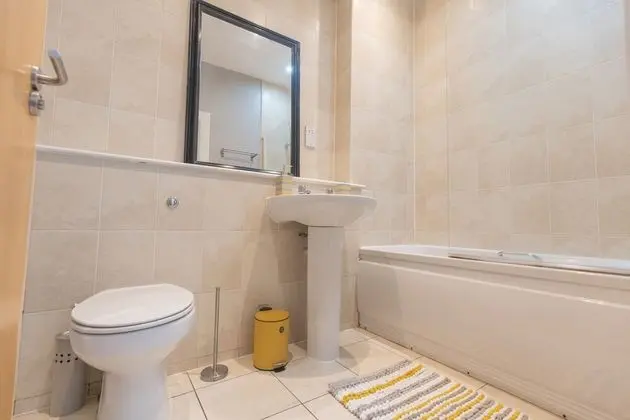 Luxury, Spacious Apartment In City Centre - Banyo Tipleri