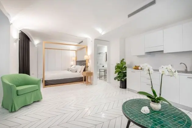Luxury Suite with Garden and Jacuzzi - Öne Çıkan Resim