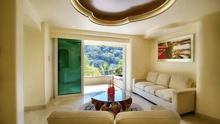 Luxury Suite With Garden and Ocean View