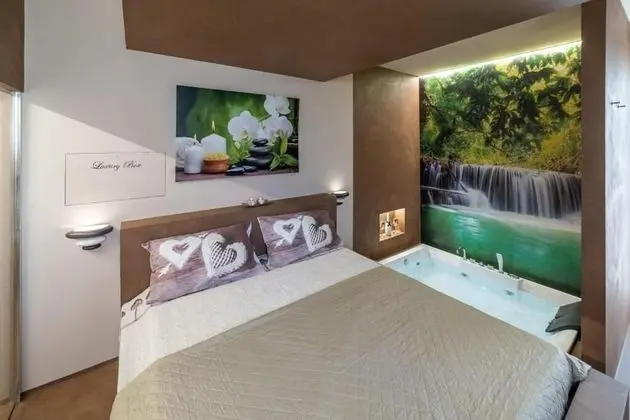 LUXURY SUITE