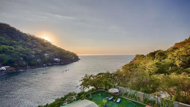 Luxury Suite With Waterfall, Ocean and Swimming Pool View