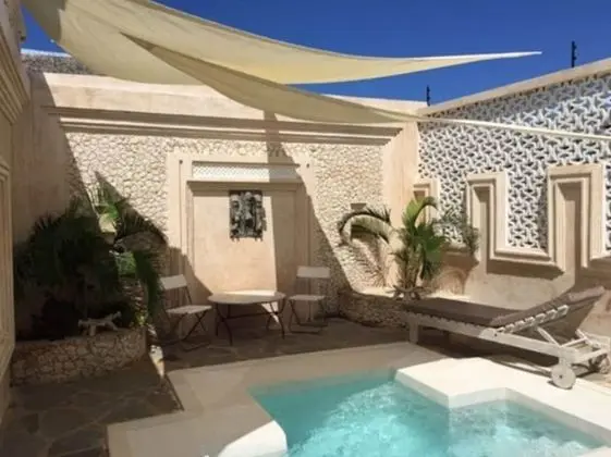 The Villa Luxury Suites Hotel - Havuz