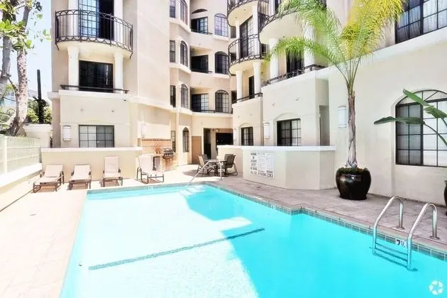 Luxury Suites - Heart of Beverly Hills - Havuz
