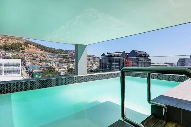 Luxury Table Mountain Balcony Apartment - Havuz