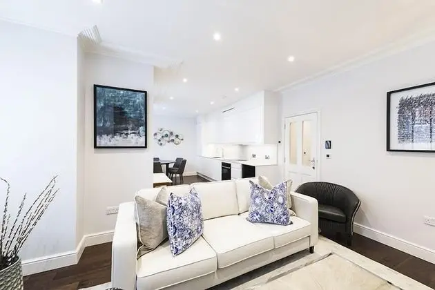 Luxury Three Bedroom - Flat 122 Lower Ground Floor