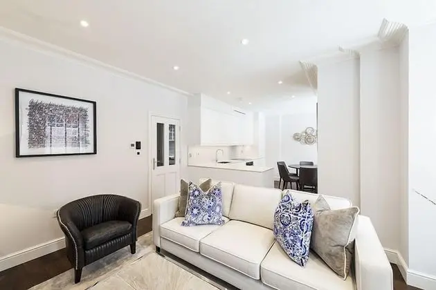 Luxury Three Bedroom - Flat 132 Lower Ground Floor