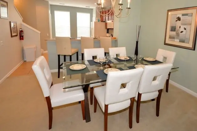 Luxury Townhome 3 Bedroom Condo by Redawning - Mutfak