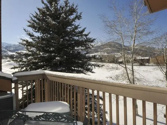 Luxury Townhome at the Canyons by Avantstay Located in Historic Park City w/ Hot Tub