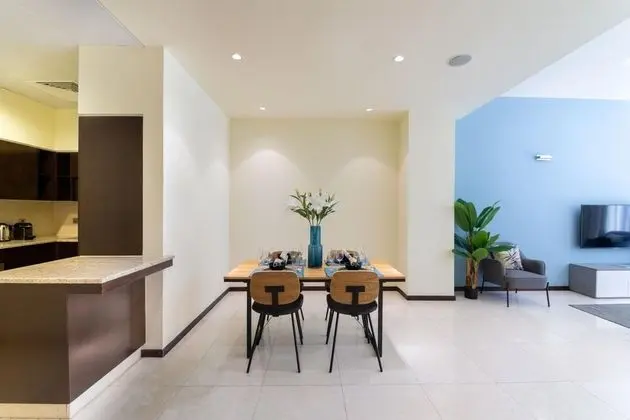 Luxury Urban Chic Apt on Palm w Prvt Beach Access - Oda
