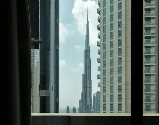 Luxury Urban Retreat w Burj Khalifa Views - Oda