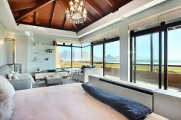 Luxury Vacation Villa - Oda