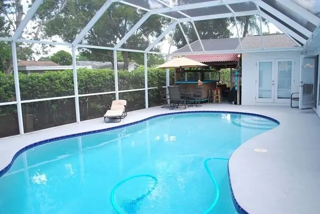 Luxury Vacation Villa with Heated Pool - Havuz