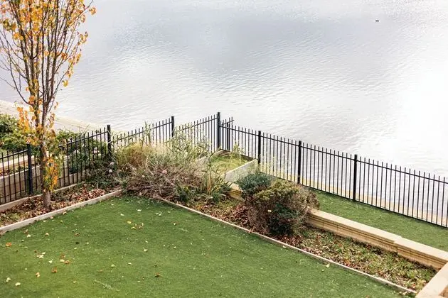 Luxury Waterfront Grand Villa in Melbourne - Dış Mekan