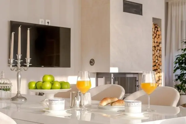 Luxury Villa White Velvet with Pool - Yerinde Yemek