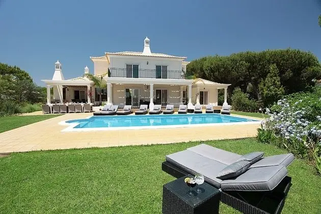 Luxury Villa Wprivate Pool, Sea Views, 6 Bedrooms14 Sleeps, Beach at 900 Meter