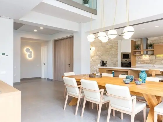 Luxus Villa With Heated Pool 180m to the Beach, Restaurants Shops & Amenities - Yerinde Yemek