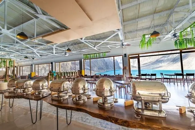 Luxus Hunza Attabad Lake Resort - Yerinde Yemek