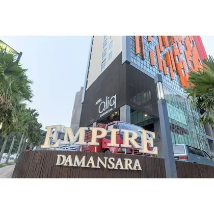 Luzzeri Suite Empire Damansara