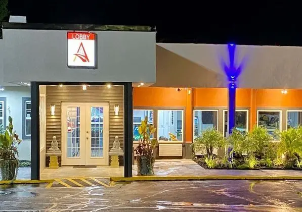 LX Hotel Powered by ACW Circle