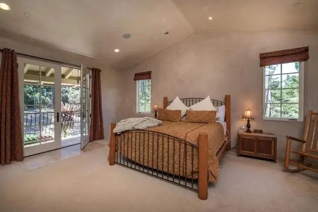 Lx17 Pebble Beach Golfer Retreat - Oda